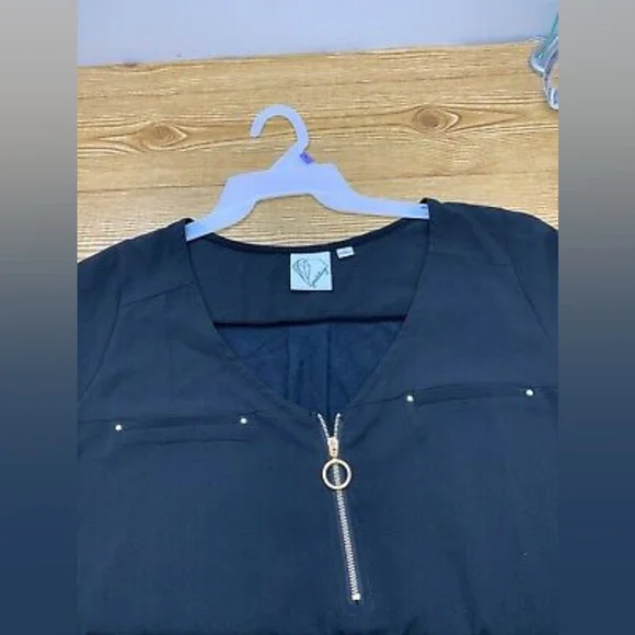 Janet Chung Womens Tunic Top Black Short Sleeve V-Neck 1/4 Zip Size 2x - Picture 2 of 3
